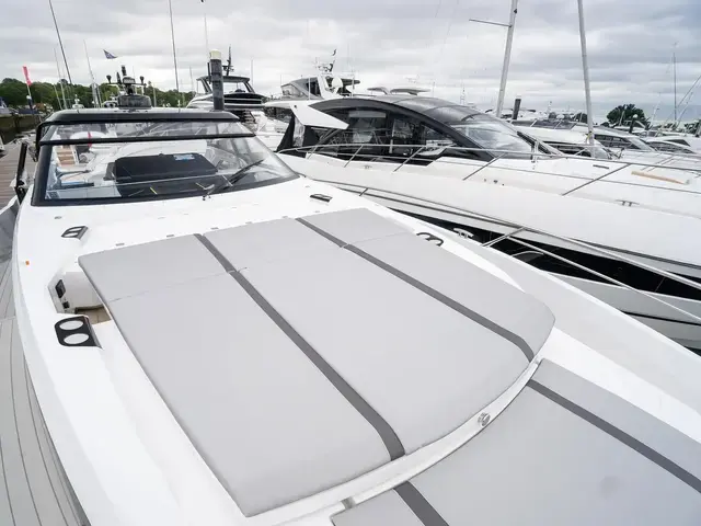 Sunseeker Superhawk 55