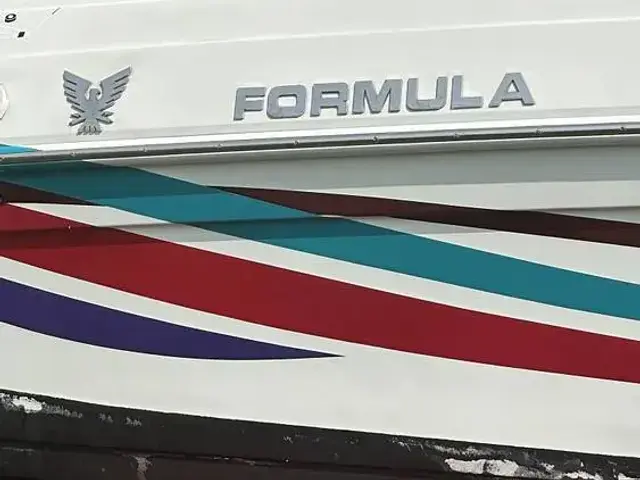 Formula 252 Bowrider