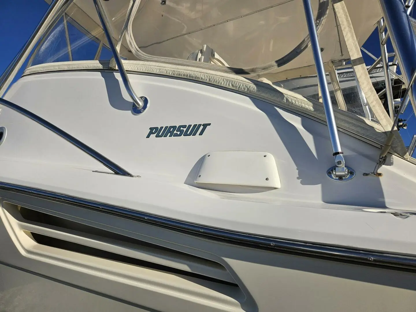 2003 Pursuit os 3000