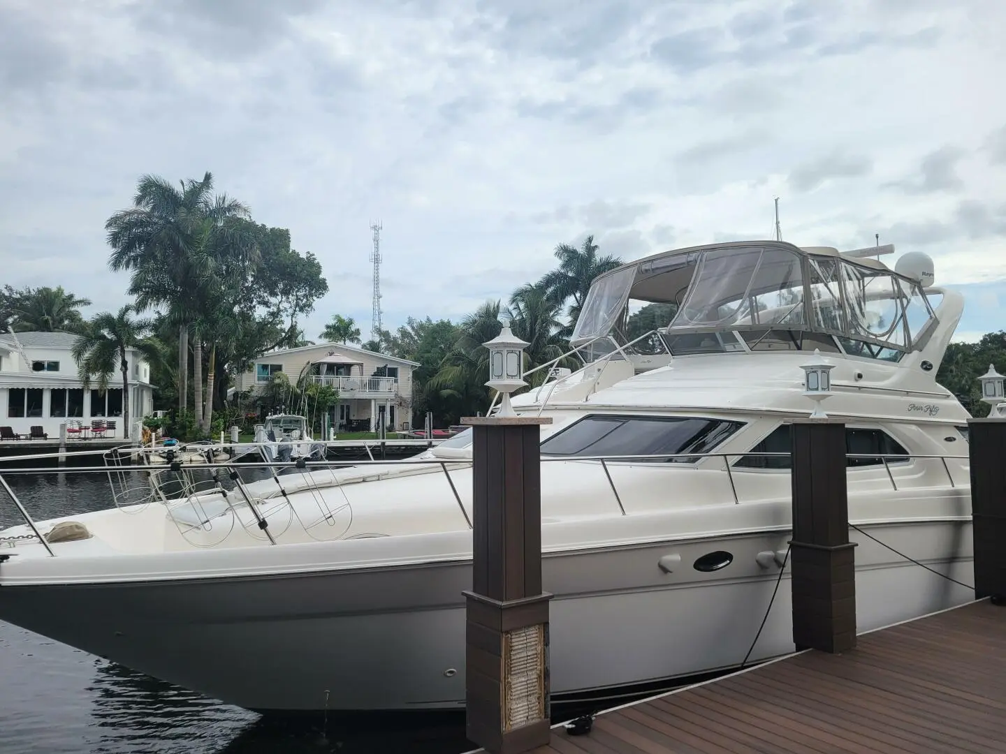 2001 Sea Ray 450 express bridge