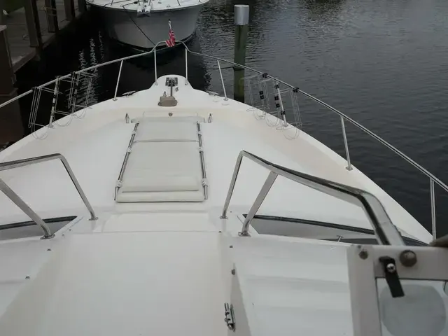 Sea Ray 450 Express Bridge