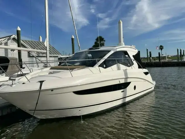 Sea Ray Sundancer 350 Coupe