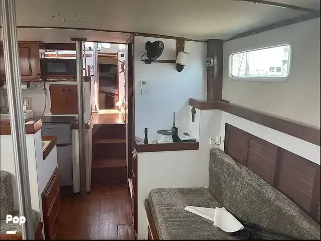 Fales Navigator 38