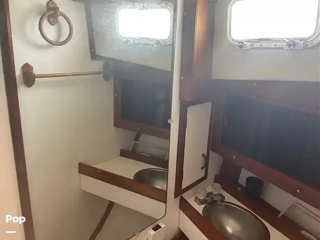 Fales Navigator 38