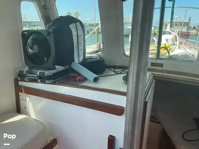 Fales Navigator 38