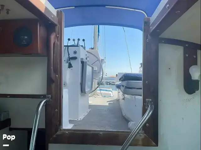 Fales Navigator 38