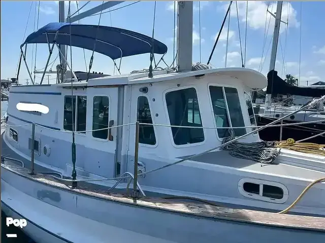 Fales Navigator 38