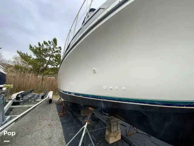 Carver 330 Mariner