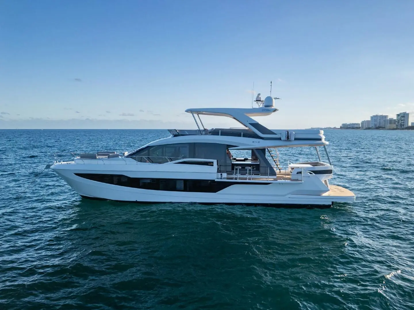 2022 Galeon 640 fly