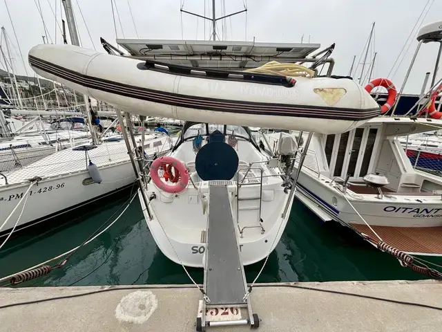 Beneteau Oceanis Clipper 373