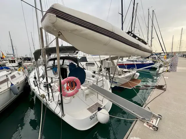 Beneteau Oceanis Clipper 373