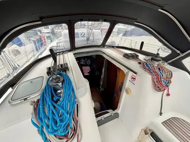 Beneteau Oceanis Clipper 373