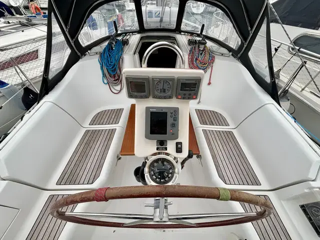 Beneteau Oceanis Clipper 373