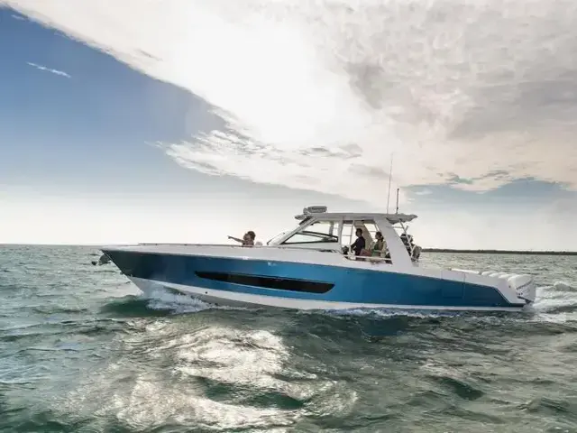 Boston Whaler 420 Outrage