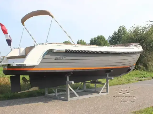 Interboat Intender 820