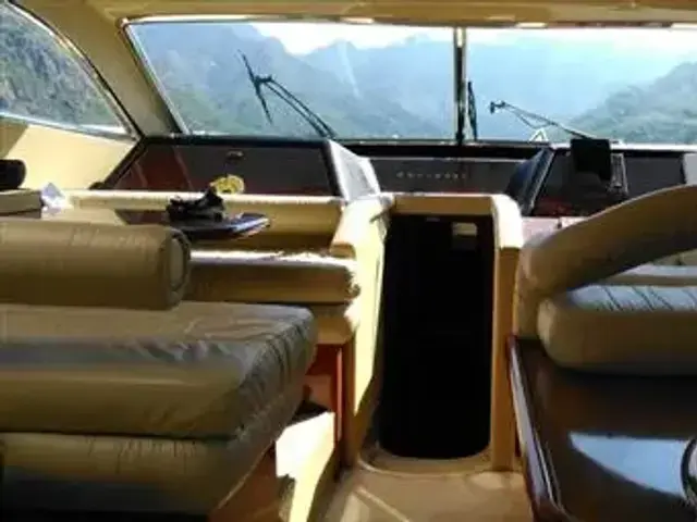 Ferretti Yachts 55