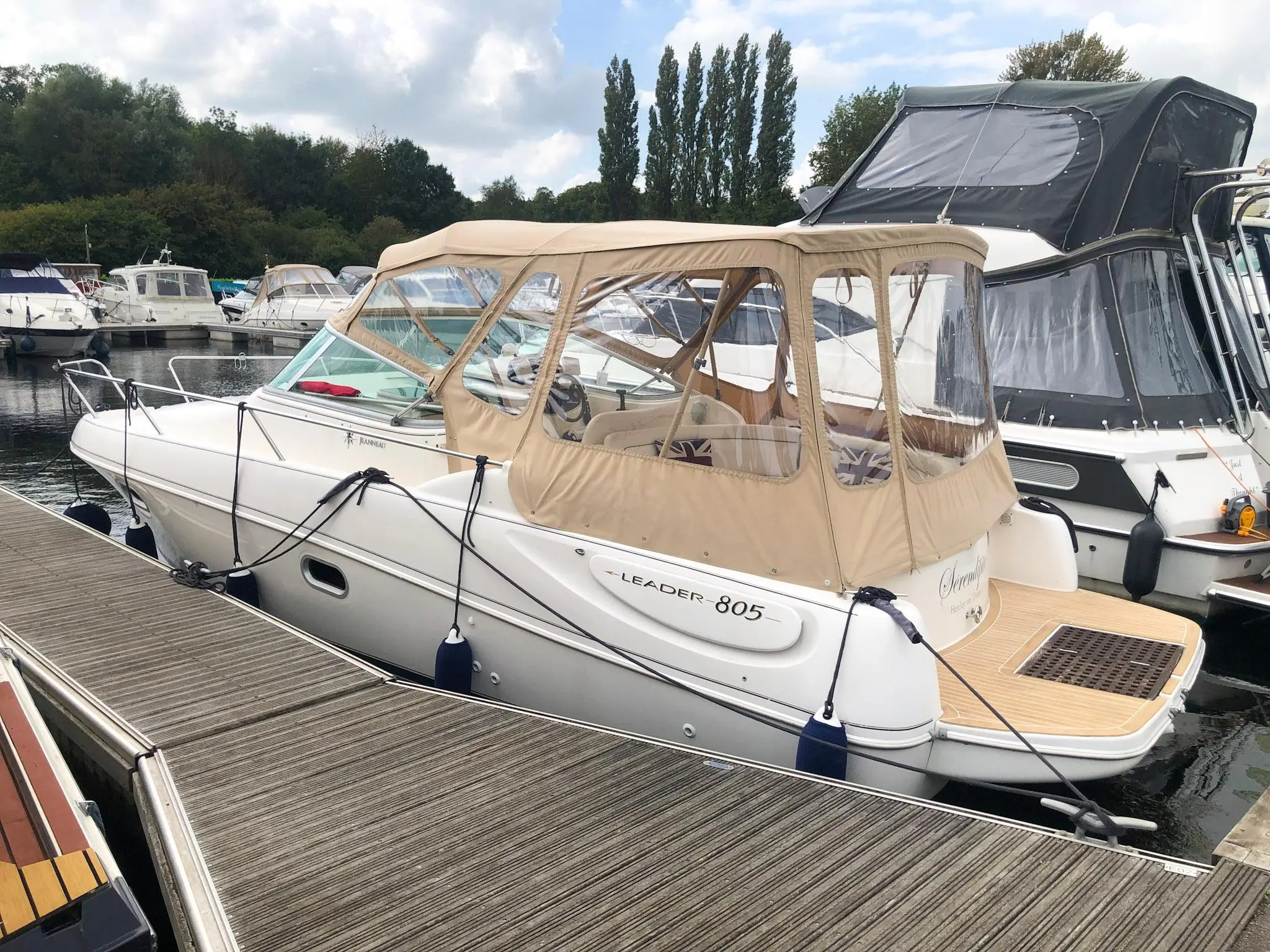 2005 Jeanneau leader 805