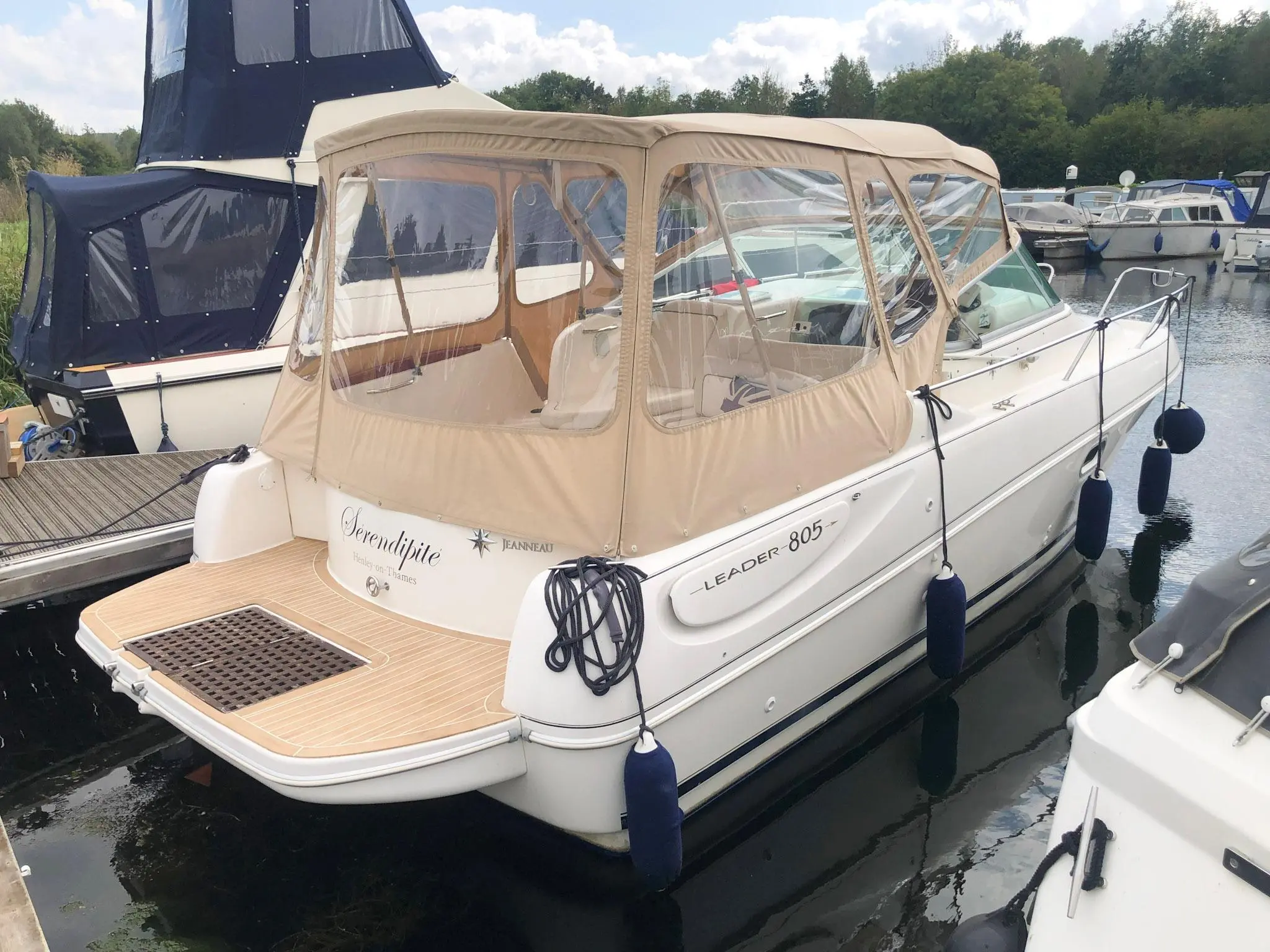 2005 Jeanneau leader 805