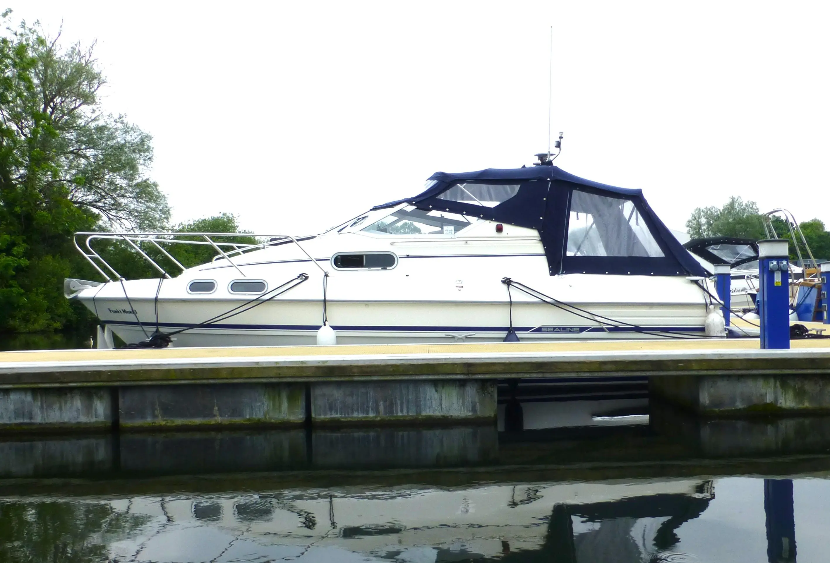 1990 Sealine 255 senator