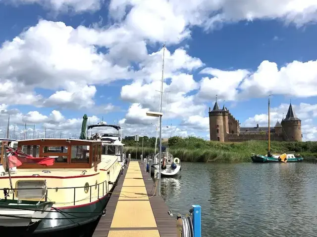 Delta Replica Dutch Barge 57