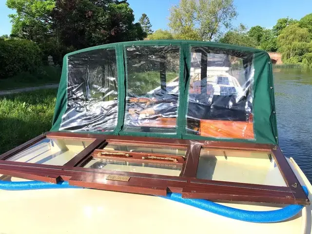 Delta Replica Dutch Barge 57