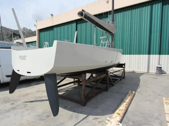 J Boats FRESET 32 custom