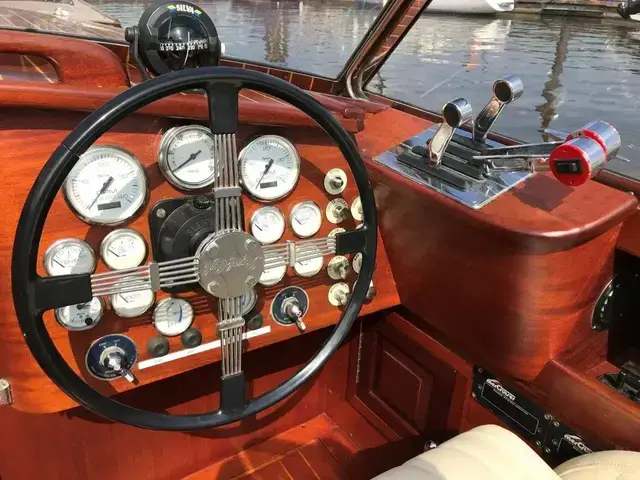 Dolvik 32 Runabout