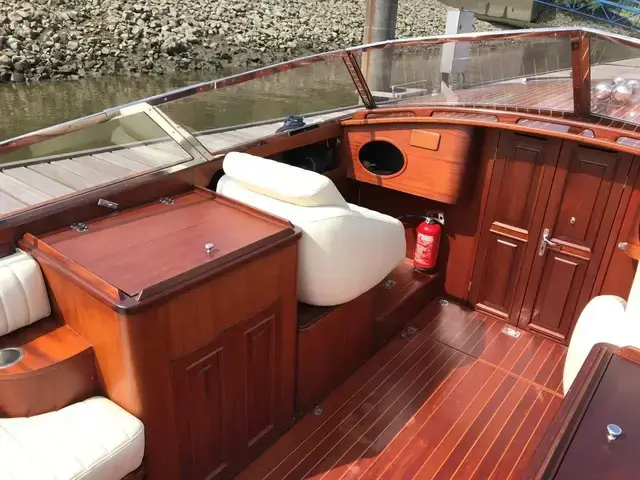 Dolvik 32 Runabout