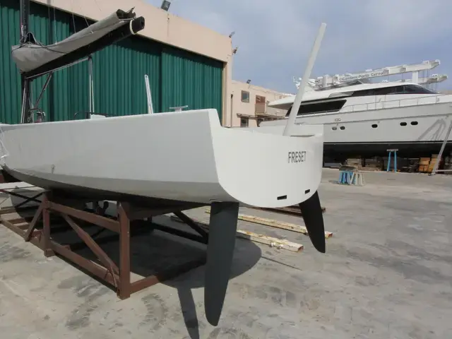 J Boats FRESET 32 custom