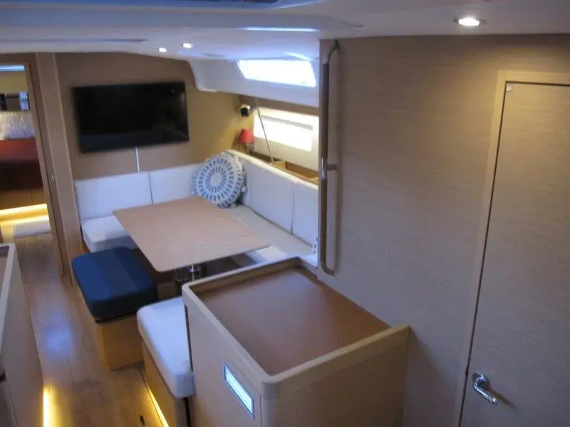 2020 Jeanneau sun odyssey 490