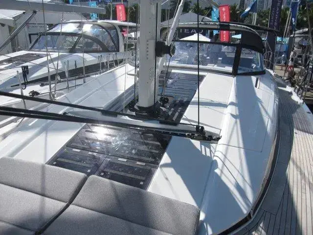 Jeanneau Yacht 65