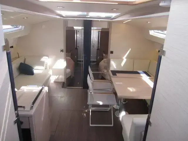 Jeanneau Yacht 65