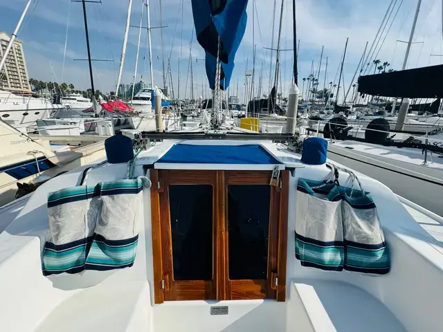 Catalina 320