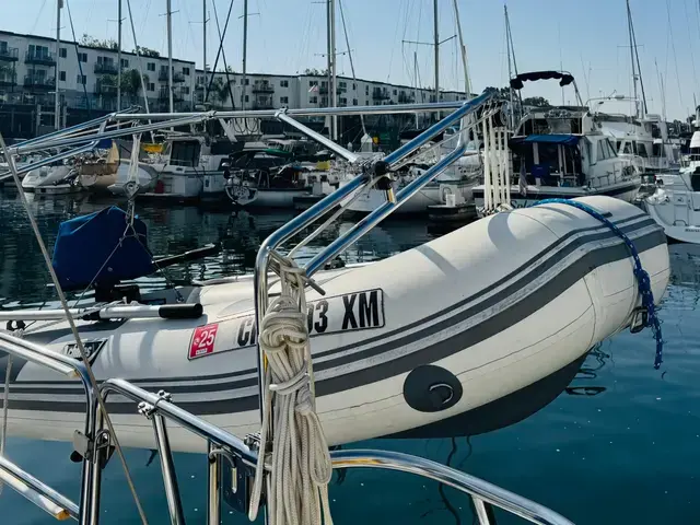 Catalina 320