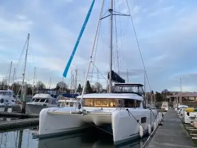 Lagoon 42