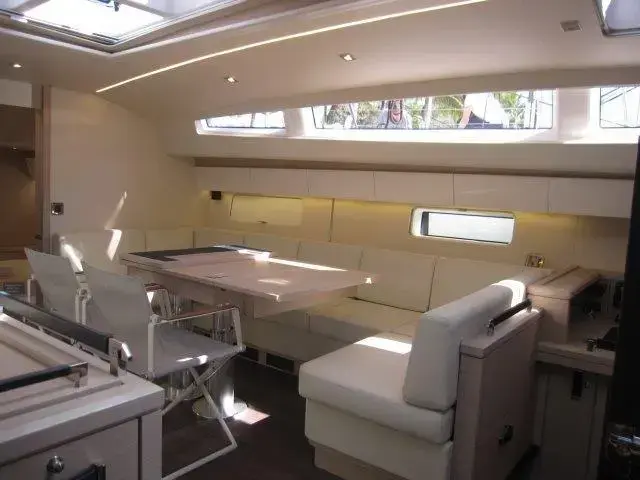 Jeanneau Yacht 65