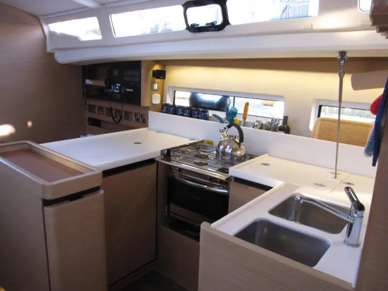 2021 Jeanneau sun odyssey 440