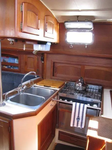 1993 Pacific crealock 37