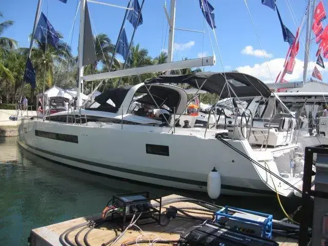 Jeanneau Yacht 65