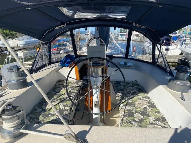 1989 Morgan 44 center cockpit