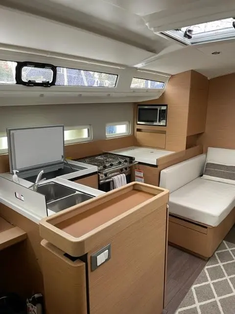 2020 Jeanneau sun odyssey 410