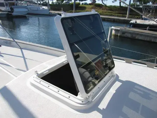 Pacific Seacraft Crealock 37