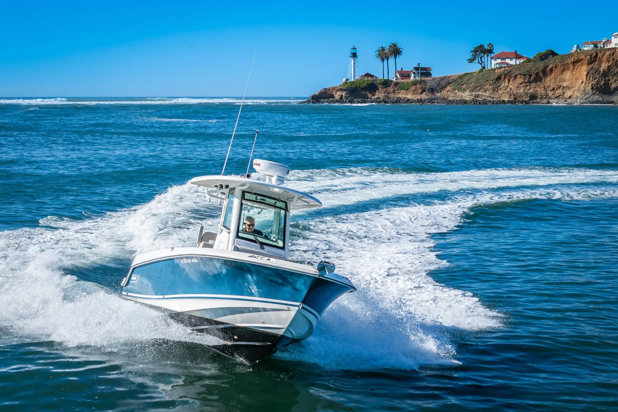 2021 Boston Whaler 250 outrage