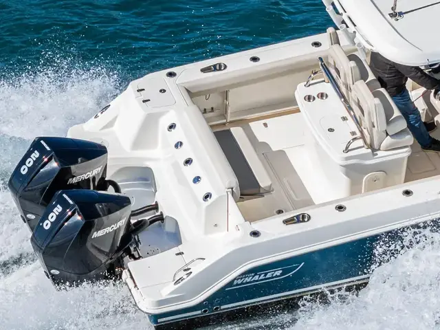 Boston Whaler 250 Outrage