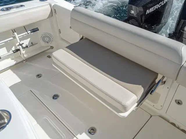 Boston Whaler 250 Outrage