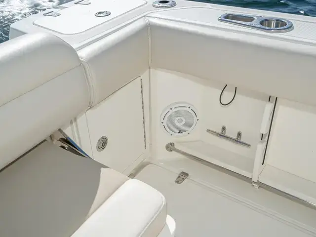 Boston Whaler 250 Outrage