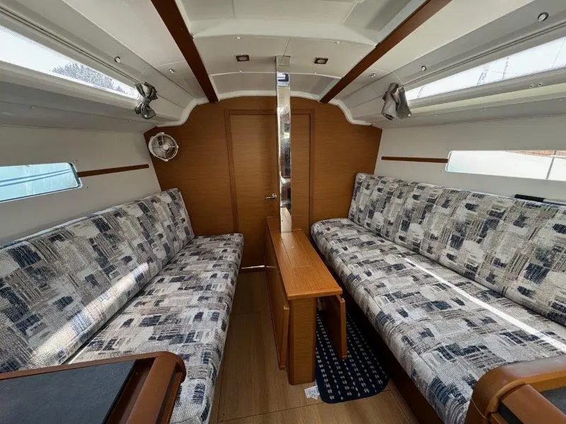 2022 Jeanneau sun odyssey 349