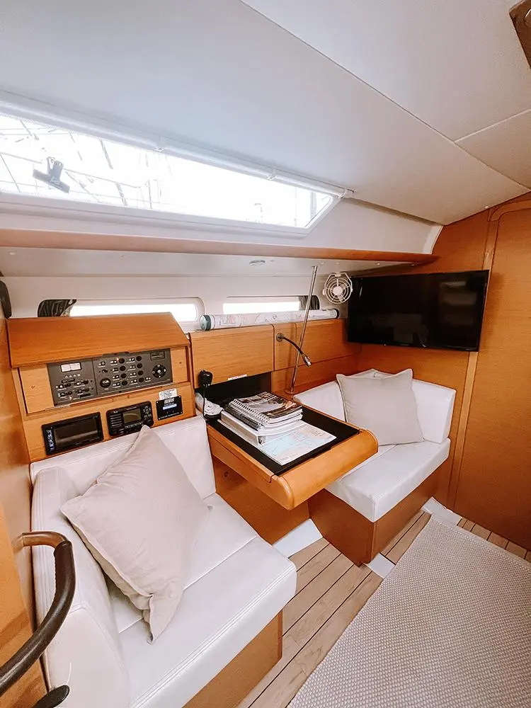 2011 Jeanneau sun odyssey 409