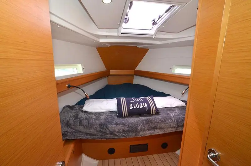 2011 Jeanneau sun odyssey 409