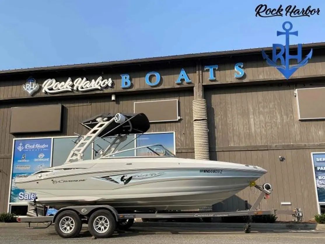 2022 Crownline 220 ss surf